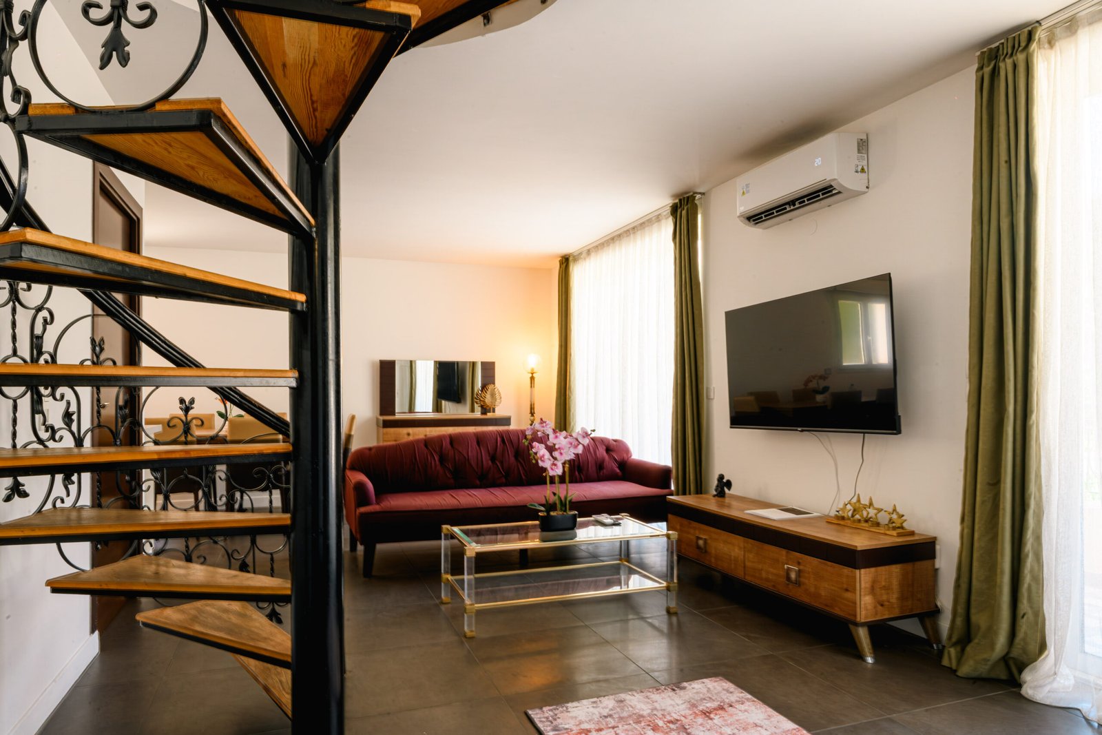 Saphir 6 — Duplex 3 chambres Jacuzzi Gold Lyon Cannes